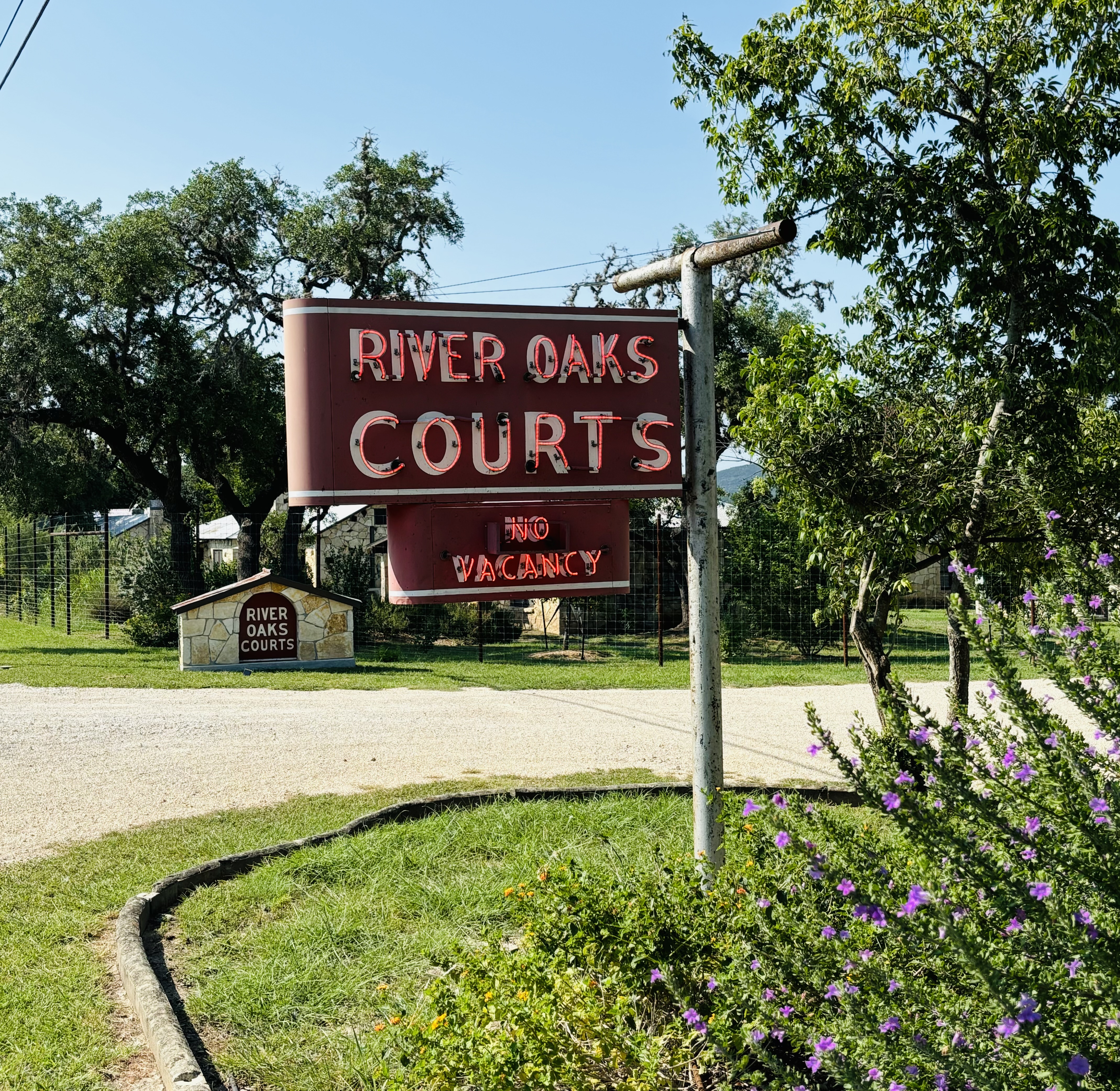 River Oaks Courts | Medina